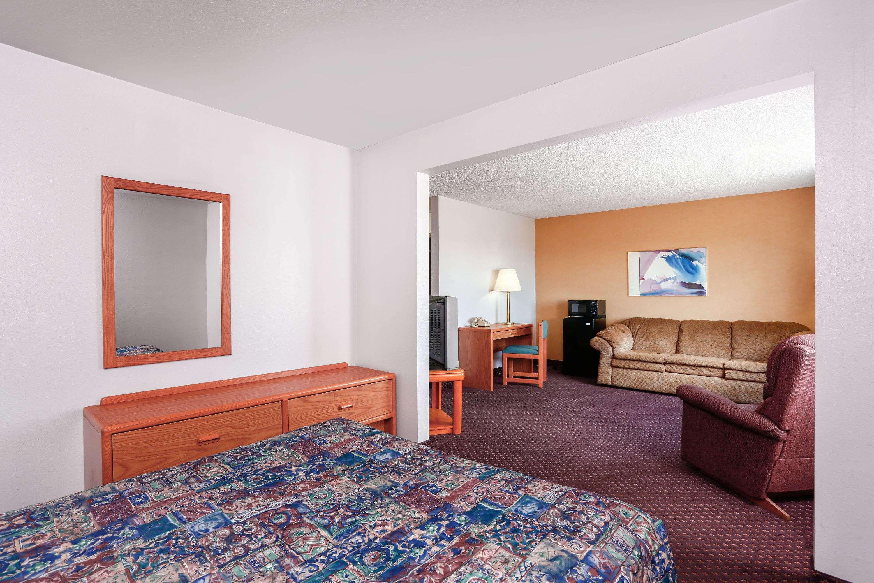 Travelodge By Wyndham Deer Lodge Montana Exterior photo