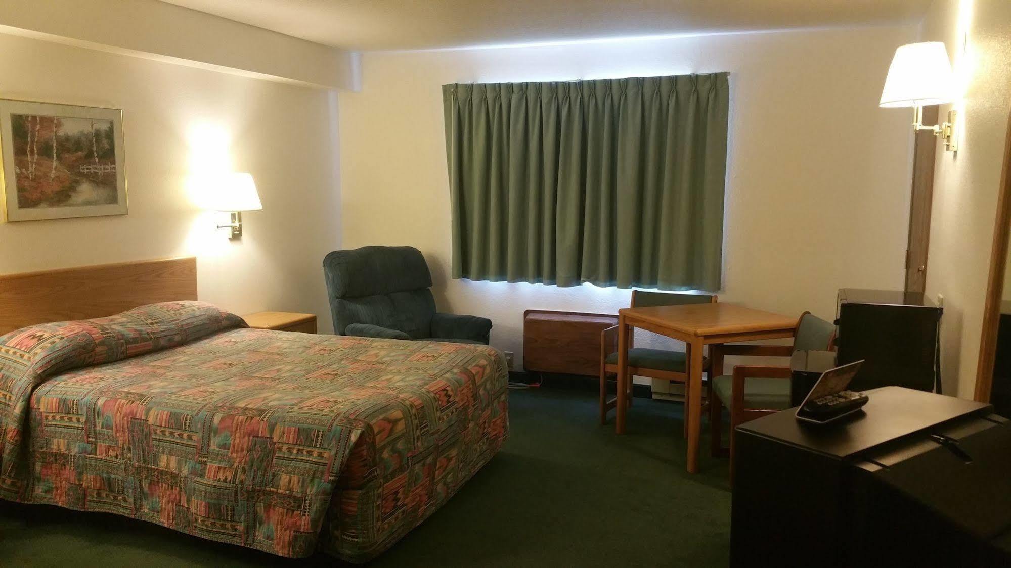 Travelodge By Wyndham Deer Lodge Montana Exterior photo